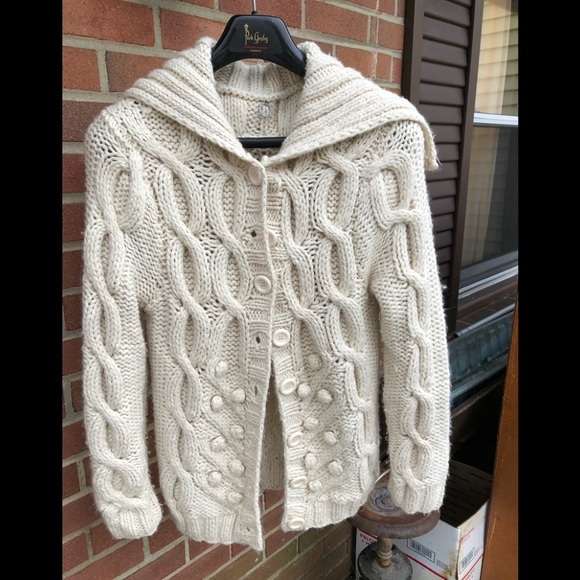 One Girl Who Sweater - Picture 2 of 7